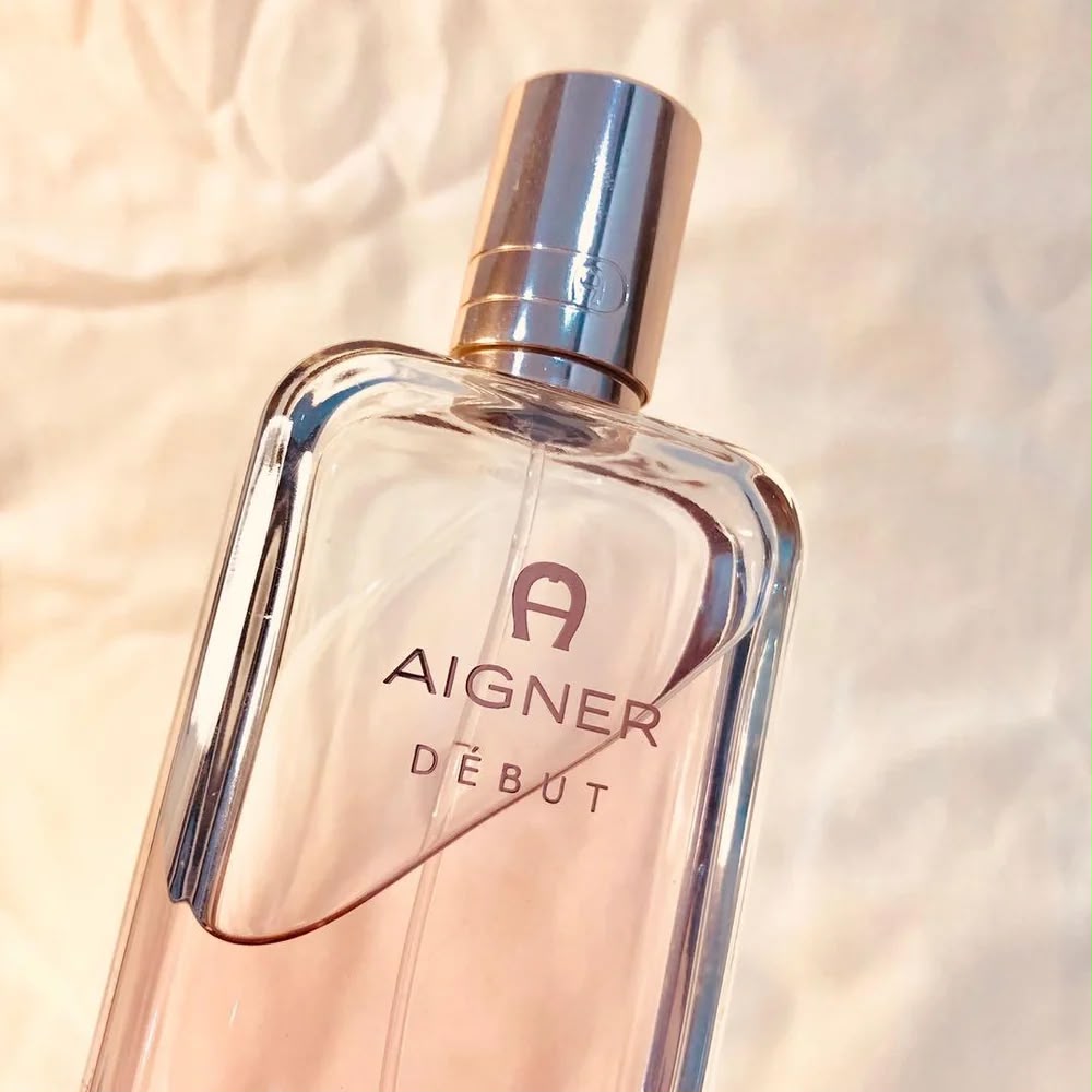 ETIENNE AIGNER Debut